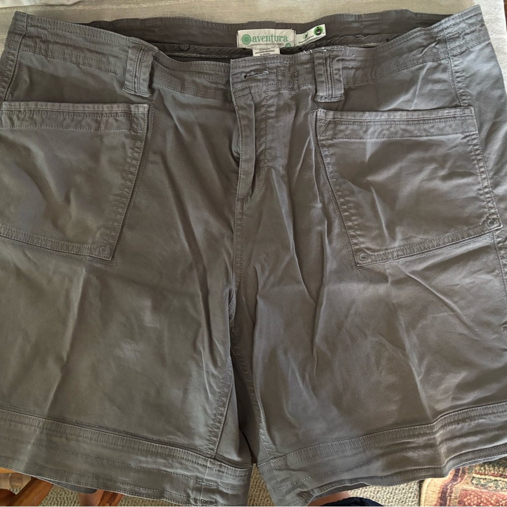 Aventura Women's Gray Cargo Shorts